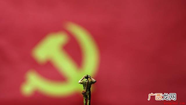 无产阶级包括工人阶级和农民阶级,在资本主义社会中是指丧失生产