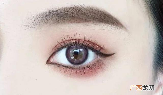 教你正确画眼线的简单方法和步骤 怎样画眼线好看又自然