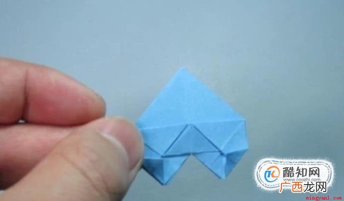 纸片折飞机爱心操作方法 怎么折爱心，爱心的折法