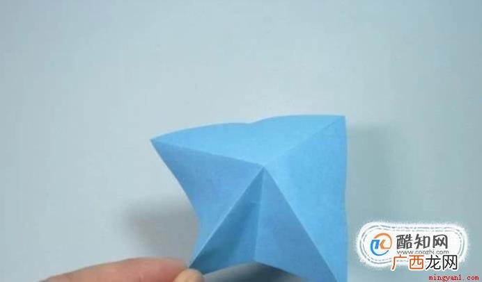 纸片折飞机爱心操作方法 怎么折爱心，爱心的折法