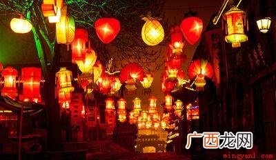 柳梢头人约黄昏后指的是正月十五元宵节 月上柳梢头人约黄昏后是什么节日