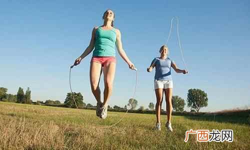 四个要点跳得更快女生跳绳 女生跳绳的技巧,五个技巧训练效果最佳