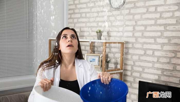 做梦梦到房子漏雨的梦境解析 做梦梦到房子漏雨是什么意思