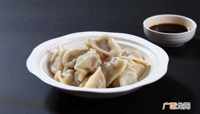 梦见吃饺子预示着全家人身体健康、自己会心想事成 做梦吃饺子什么寓意