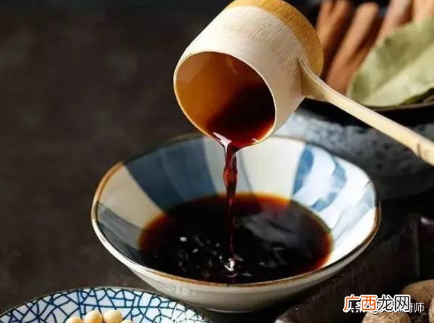生抽和老抽酱油的区别和用法 生抽和老抽可以互相代替吗