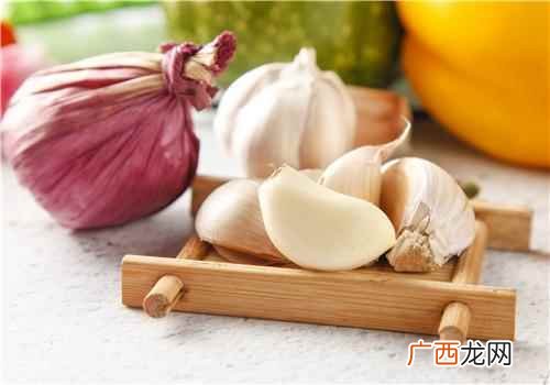 大蒜烤熟吃有啥功效能每天吃吗 大蒜烤熟吃有啥功效