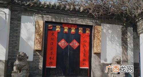 过了12点就是除夕了能贴对联吗 除夕过了12点还能贴对联吗