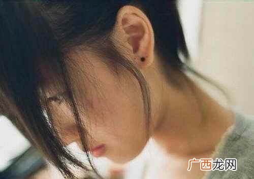 耳垂上长痣代表什么寓意呢 耳垂上长痣代表什么