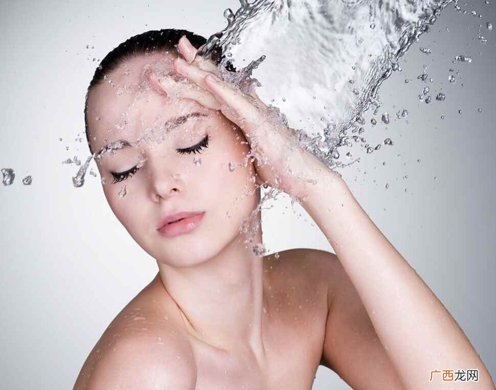 补水皮肤会变得干燥就是因为皮肤缺水了 补水的方法,如何补水,怎么补水