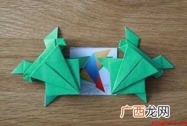 会跳的纸青蛙折怎样折
