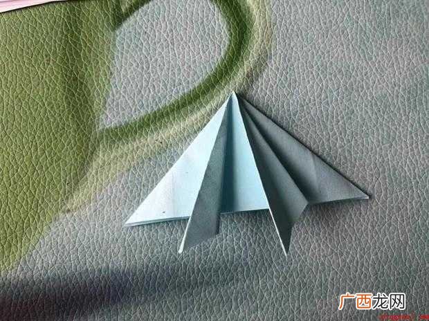 会跳的纸青蛙折怎样折