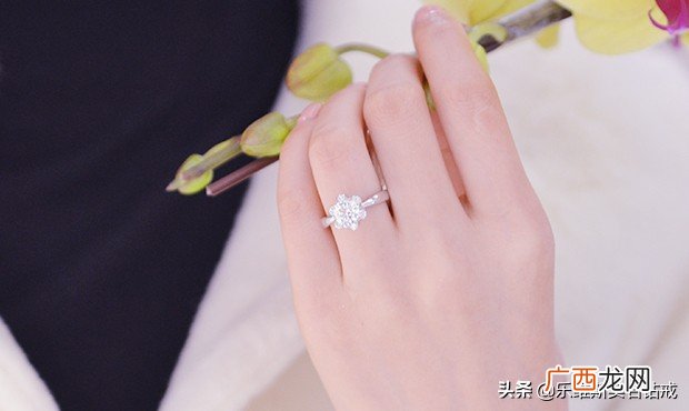 男女左右手各个手指戴戒指的含义 戒指的戴法和意义