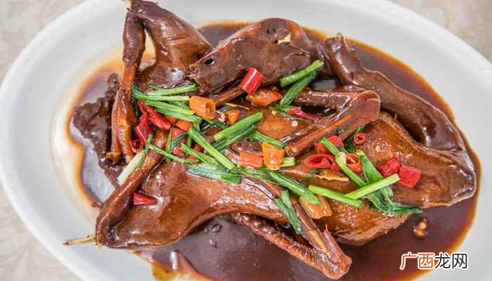 乐山名小吃有跷脚牛肉、西坝豆腐、乐山甜皮鸭 乐山名小吃有哪些