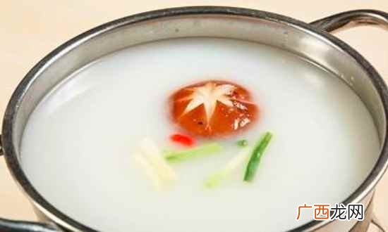 菌汤的颜色怎么才可以做成白色的 菌汤怎么做成白色