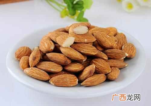 杏仁一天吃多少粒合适 杏仁一天吃多少粒合适,杏仁中毒的症状