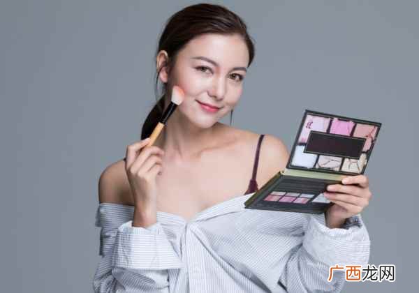 简单的化妆的正确步骤顺序 基础的化妆步骤和顺序