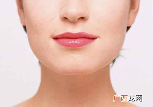 口角炎缺乏维生素B2 缺乏营养会有什么症状