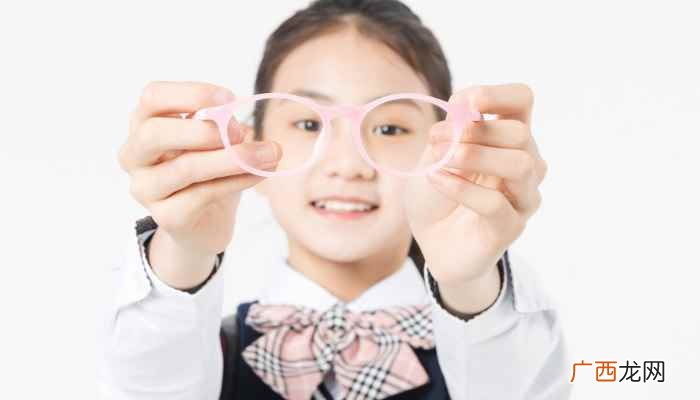 圆脸眼镜框的选择 圆脸眼镜框怎么选
