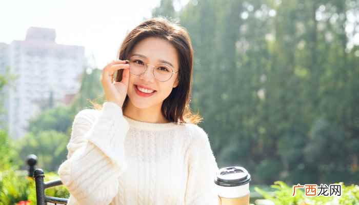 圆脸眼镜框的选择 圆脸眼镜框怎么选