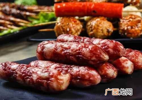 腊肠炒之前要用水泡吗 腊肠可以直接吃吗,腊肠炒之前要用水泡吗