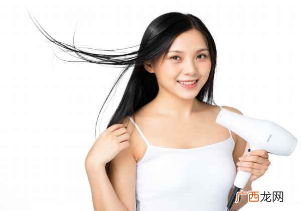 扎头发不要扎太紧 保养头皮的重要性