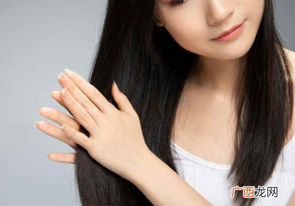 扎头发不要扎太紧 保养头皮的重要性