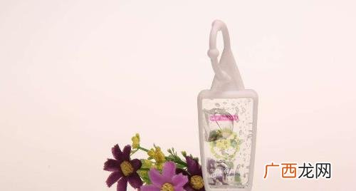 免洗洗手液用完还要用水洗手吗 免洗洗手液用完要冲水吗