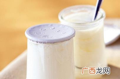 喝白酒前喝酸奶不容醉吗 喝白酒前喝酸奶好吗