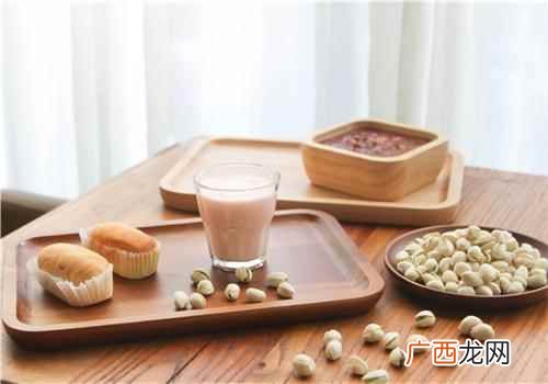 豆浆什么时候喝比较好 豆浆什么时候喝比较好,哪些人不宜喝豆浆