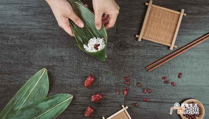 三角粽子的包法步骤图 三角粽子的包法步骤