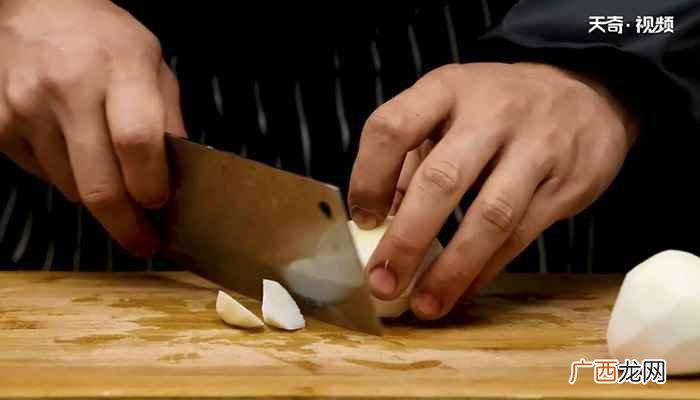 羊肉怎么做最好吃 黄焖羊肉的做法
