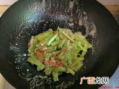咸鸭蛋怎么做好吃共有4步 咸鸭蛋怎么做好吃