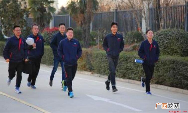 洞房花烛夜、新婚添龙凤、金榜提名时、他乡遇故知、升官又晋爵、