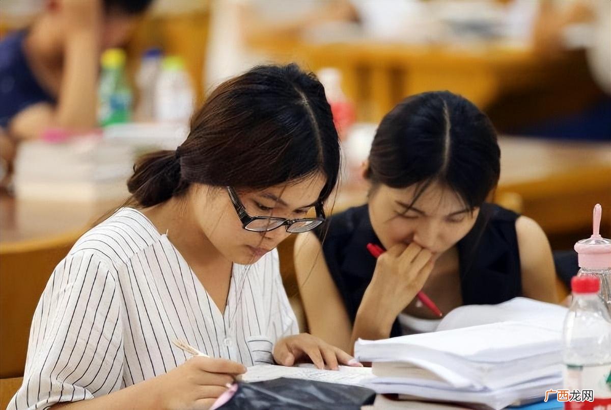 西点师一般月薪多少钱 适合女生的高收入工作