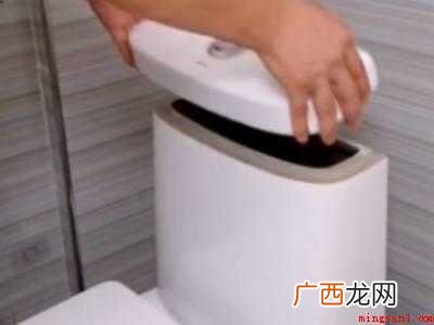 小熊洁厕灵使用方法