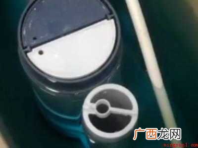 小熊洁厕灵使用方法