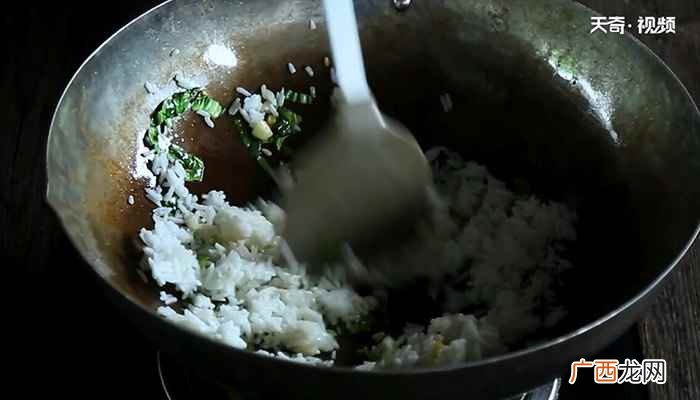 大虾炒饭的做法大全网红 大虾炒饭的做法