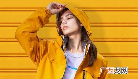 冲锋衣跟羽绒服保暖效果哪个好 三合一冲锋衣和羽绒服哪个更保暖