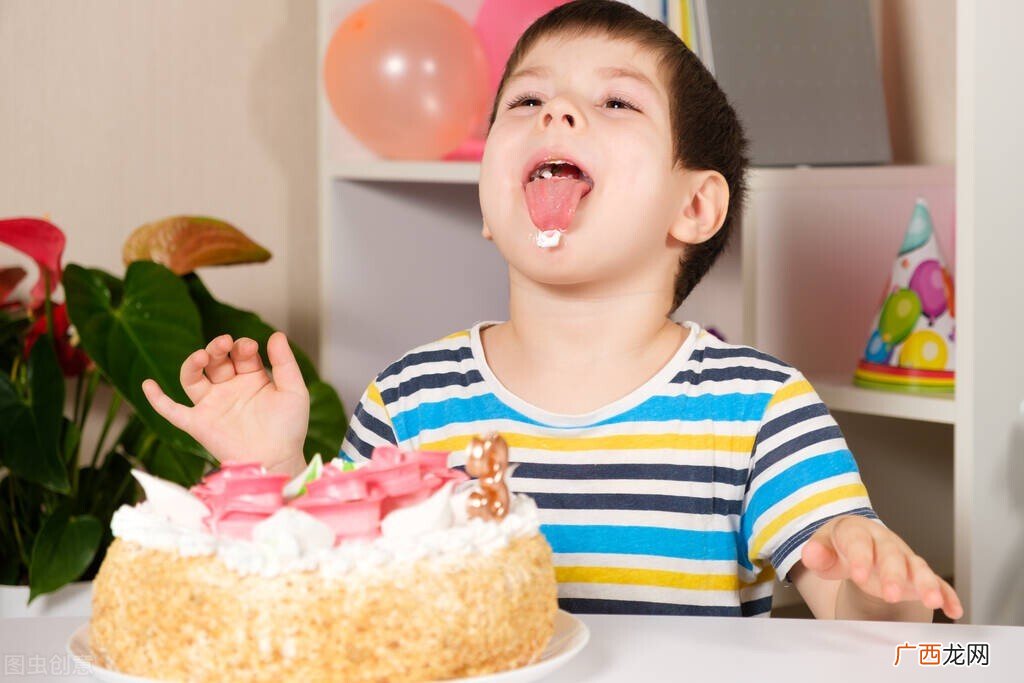 儿子生日最暖心短句 儿子生日妈妈的祝福语