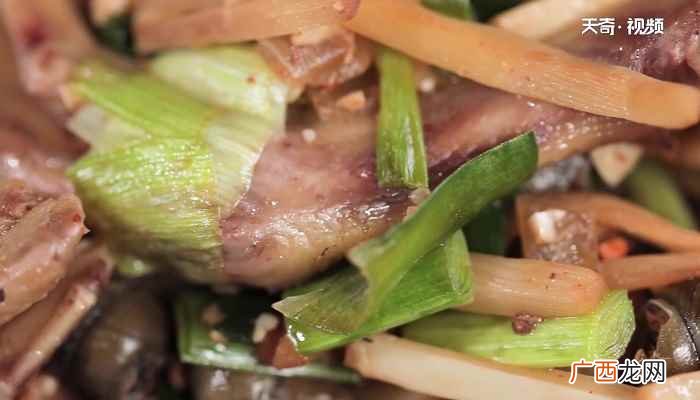 田螺鸭脚煲怎么做好吃 田螺鸭脚煲怎么做
