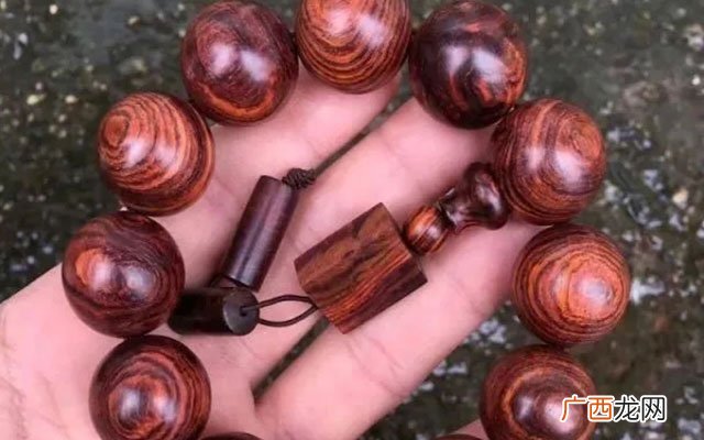 两种木质对比 小叶紫檀和黄花梨哪个好