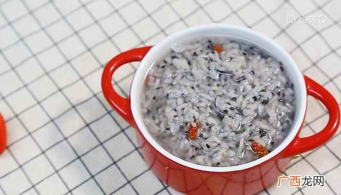 大米80克熟黑芝麻30克白糖3克枸杞1克 芝麻粥的做法
