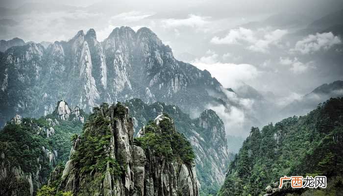 梦见自己爬山