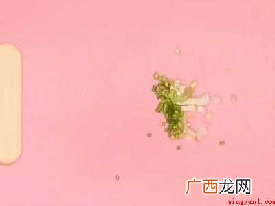小芹菜怎么做好吃共有3步 小芹菜怎么做好吃