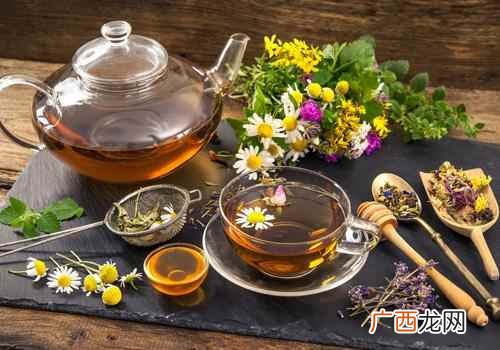 喝菊花茶的好处 喝菊花茶有什么好处和坏处