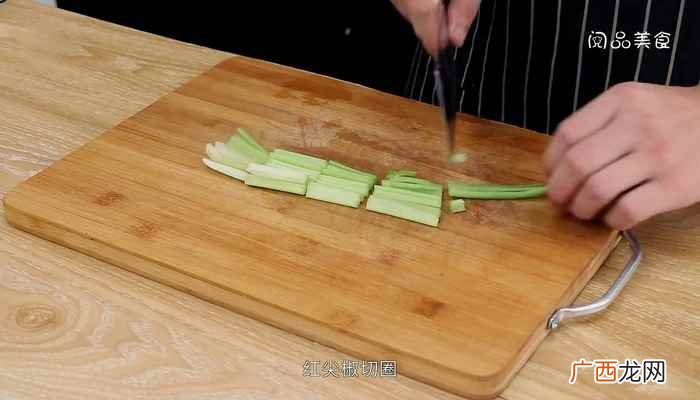 芹菜、红尖椒、胡萝卜的做法 干锅鸭的做法