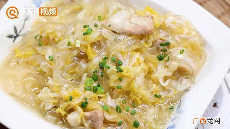 酸菜300克粉条50克五花肉 酸菜炖粉条的做法
