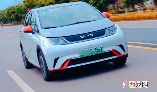 新能源汽车市场规模不断扩大 新能源汽车“跑”出加速度
