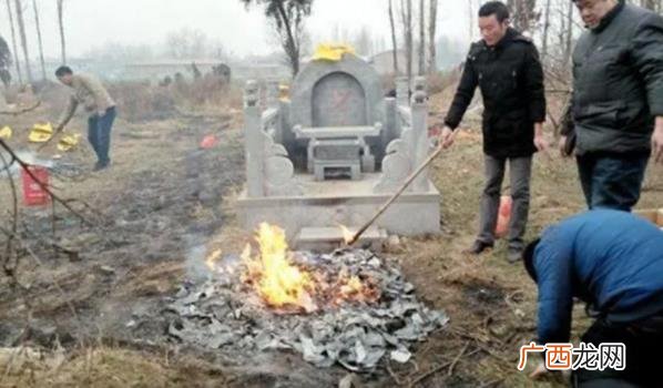 小孩去上坟好不好 小孩上坟为什么不好