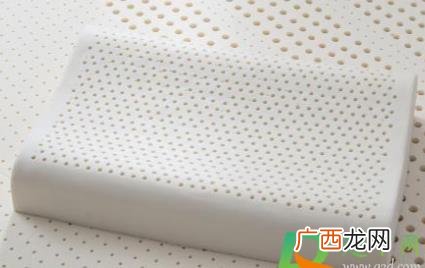 乳胶枕可以水洗吗 乳胶枕水洗了还能用吗
